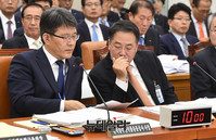 [포토] 대화 나누는 여인홍-정승