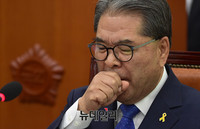 [포토] 하품하는 이재정 경기도교육감