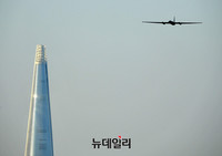 [포토] 서울상공에 모습 드러낸 전략정찰기 U-2