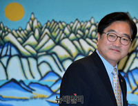 [포토] 국회의장 접견실 찾은 우원식