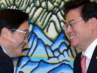 [포토] 악수하는 정우택-우원식