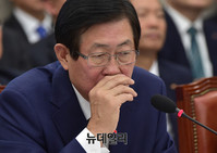 [포토] 답변하는 조환익 한국전력 사장