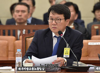 [포토] 의원들의 질문에 답변하는 이태희 대구지방고용노동청장