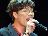 [포토] 틱장애 딛고 일어선 민수