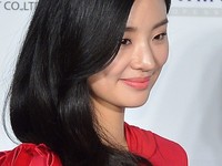 [포토] 스테라니 리, 강렬한 레드드레스