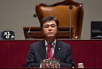 [포토] 발언하는 자유한국당 김태흠 방송장악저지투쟁위장