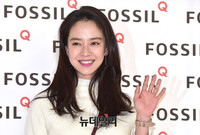 [포토] 상큼한 손인사 하는 배우 송지효