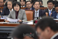 [포토] 답변하는 김은경 환경부 장관