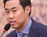 [포토] 질문에 답하는 임지훈 다음카카오 대표