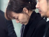 [포토] 故 김주혁 발인, 고개숙인 이유영