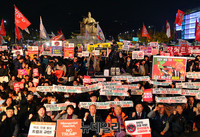 [포토] 트럼프 방한 반대 외치는 촛불집회