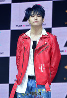 [포토] 빅톤 강승식, 빨간 재킷도 잘 어울리죠
