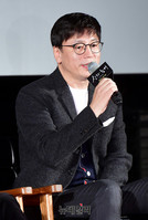 [포토] 신과함께 메가폰 잡은 김용화 감독