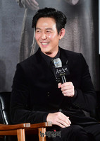 [포토] 염라대왕으로 스크린 복귀한 배우 이정재