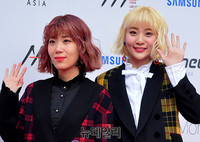 [포토] 볼빤간사춘기, 반가운 손인사