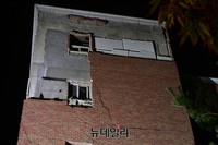 [포토] 처참히 떨어진 한동대 캠퍼스 외벽