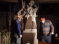 [포토] 철근 드러냈던 포항원룸 건물...기둥보강 작업 실시