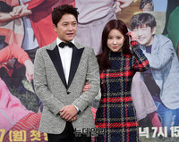 [포토] 일일연속극서 호흡 맞추는 안재모-고나연