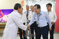 [포토] 베트남 삼성전자 가전복합단지 방문한 홍준표