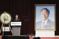 [포토] 故김영삼 전 대통령 추모식 참석한 文대통령