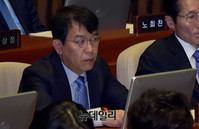 [포토] 넋 나간 표정의 정의당 비례대표 김종대 의원
