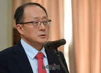 [포토] 한선포럼 월례토론회, 인사말하는 유호열 교수