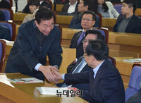 [포토] 악수 나누는 이주영-김성태