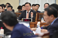 [포토] 답변하는 김부겸 행정안전부 장관