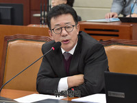 [포토] 질의하는 자유한국당 홍철호 의원