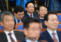 [포토] 의원총회 참석한 이주영 의원