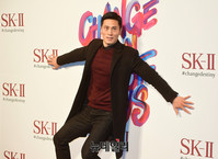 [포토] 포토월에 붙어 등장한 김재우