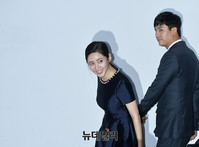 [포토] 손잡고 입장하는 추자현-우효광