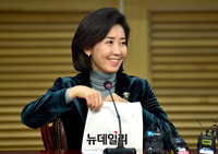 [포토] 중립 단일 후보 발표 하는 나경원 의원