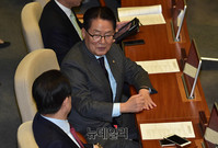 [포토] 이야기 나누는 국민의당 박지원-정동영