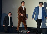 [포토] '강철비' 시사회에 입장하는 정우성-곽도원