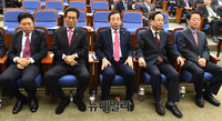 [포토] 시작 기다리는 자유한국당 원내대표 후보들