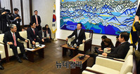 [포토] 회동 갖는 여야 3당 원내대표