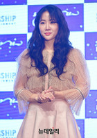 [영상] '기우는 밤'으로 솔로로 복귀한 소유