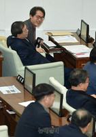 [포토] 서울시의회 본회의 참석한 조희연-박원순