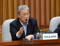 [포토] 의원총회서 공개발언하는 유성엽 의원