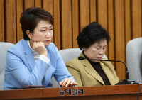 [포토] 국민의당 의총 참석한 이언주 의원