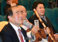 [포토] 류여해-정준길 북콘서트 참석한 신동욱
