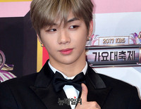 [포토] 가요대축제 MC 강다니엘, 엄지척