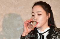 [포토] 물 마시는 낸시랭