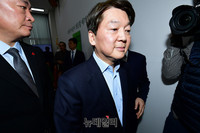 [포토] 재신임 받은 안철수 국민의당 대표