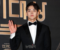 [포토] 여회원, 여심 저격하는 외모