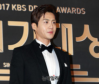 [포토] 김선호 '내년에도 기대해주세요'