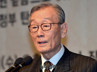 [포토] 신년사 하는 노재봉 전 국무총리