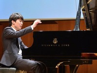 [포토] 강렬한 연주 선보이는 조성진