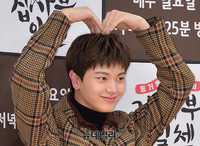 [포토] 집사부일체 육성재, 사랑스러운 포즈